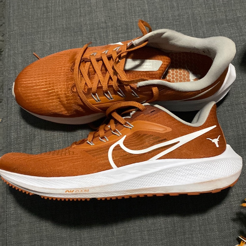 Nike Air Zoom Pegasus 39 Texas Longhorns Running Shoes